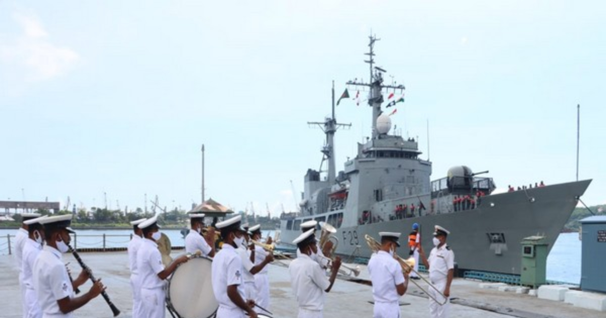 Bangladesh naval ship arrives at Visakhapatnam to commemorate Swarnim Vijay Varsh